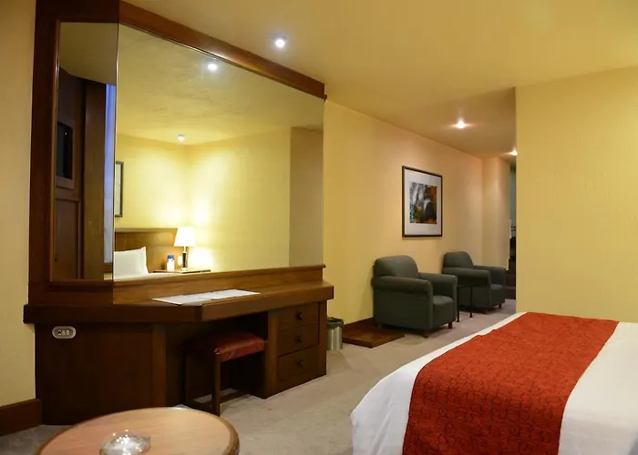 Hotel Express By Marriott Ciudad De Tlalpan 3*